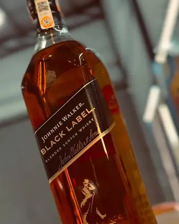 Garrafa de Johnnie Walker Black Label na loja
